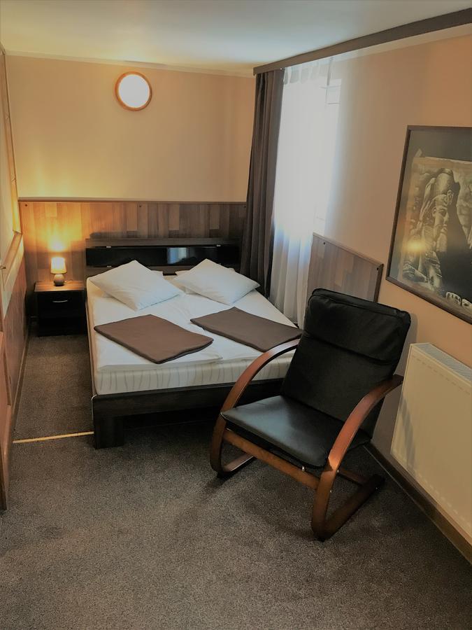 Hotel Villa Rezydent วรอตซวาฟ ภายนอก รูปภาพ